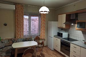 квартира за адресою Драгоманова вул., 8