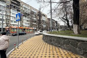 коммерческая по адресу Саксаганского ул., 84-86