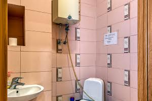 комерційна за адресою Анни Ахматової вул., 35