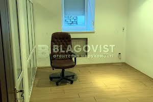комерційна за адресою Десятинна вул., 1/3