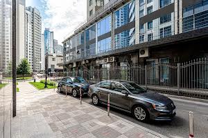 коммерческая по адресу Андрея Верхогляда ул. (Михайла Драгомирова), 4б