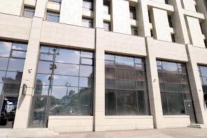 комерційна за адресою майдан Незалежності пл., 2