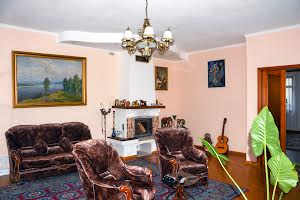 будинок за адресою смт. Ворзель, Квіткова вул.