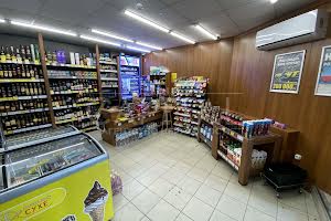 коммерческая по адресу вул. Краснова Миколи, 17