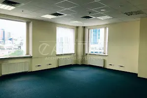 комерційна за адресою Жилянська вул., 75