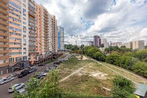 комерційна за адресою Голосіївська вул., 42