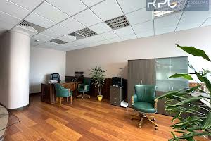 комерційна за адресою Князів Острозьких вул. (Московська), 8-Б