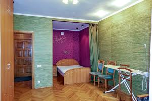 квартира за адресою Михайла Омеляновича-Павленка вул. (Суворова), 13