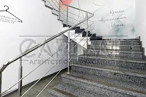 комерційна за адресою Антоновича, 131