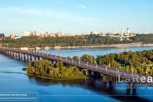комерційна за адресою Павла Тичини просп., 1