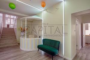 комерційна за адресою Метрологічна вул., 56