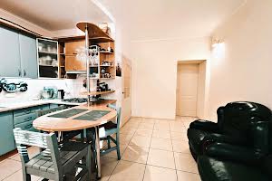квартира за адресою Мироносицька вул., 75
