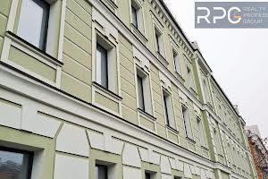 коммерческая по адресу Жилянская ул., 146