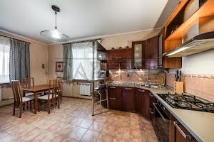 будинок за адресою Дачна вул.