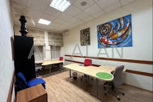 комерційна за адресою Микільсько-Ботанічна вул., 3