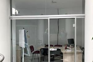 коммерческая по адресу Незалежності пл., 1