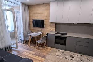 квартира за адресою Салютна вул., 2б
