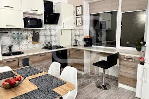квартира за адресою Абрикосова вул., 6