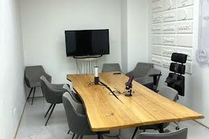 коммерческая по адресу Незалежності пл., 1