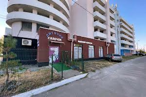 комерційна за адресою Драгоманова вул., 1н