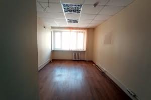 комерційна за адресою Ореста Васкула вул., 8