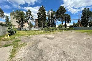комерційна за адресою Бориспільська вул., 19Б