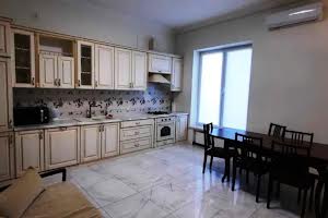 будинок за адресою Лобановського вул.