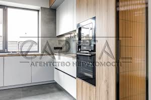 будинок за адресою Квітнева вул.