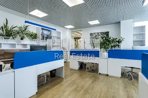 комерційна за адресою Михайла Грушевського вул., 9б
