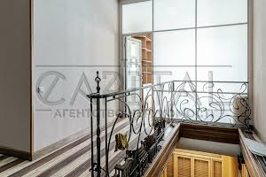 комерційна за адресою Саксаганського вул., 67