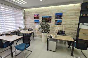комерційна за адресою Кловський узвіз, 7a