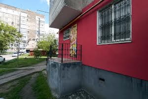 комерційна за адресою Державності вул., 30