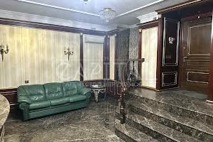 комерційна за адресою Костельна вул., 6