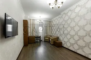 коммерческая по адресу Кловский спуск, 7А