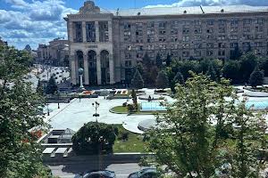 комерційна за адресою майдан Незалежності пл., 2
