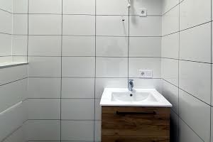 комерційна за адресою Тираспольська вул., 60