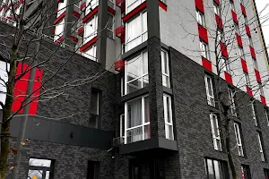 комерційна за адресою Академіка Булаховського вул., 2