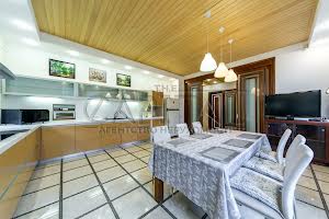 будинок за адресою Курортна вул., 9