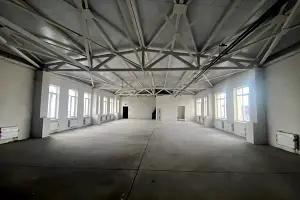 комерційна за адресою Лугова, 13ж