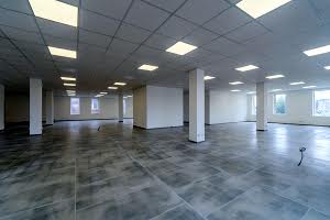 комерційна за адресою Стеценка вул., 223