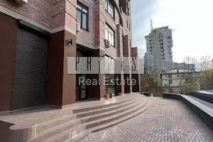 комерційна за адресою Олександра Кониського вул., 28А-30А