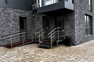 комерційна за адресою Академіка Булаховського вул., 2