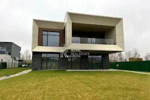 будинок за адресою с. Романків, Молодіжна