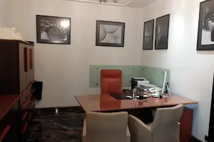комерційна за адресою Лесі Українки бульв., 7-Б