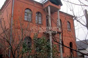 будинок за адресою Фронтова вул.