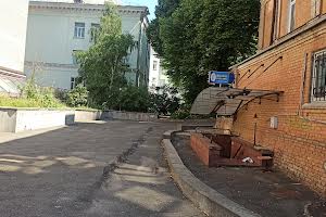 комерційна за адресою Лютеранська вул., 12