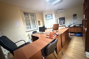 комерційна за адресою Раїси Окіпної вул., 4