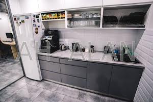 комерційна за адресою Срібнокільська вул., 1