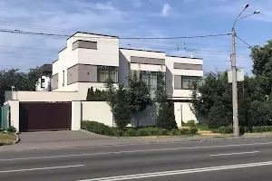 будинок за адресою Івана Виговського вул. (Маршала Гречка), 1