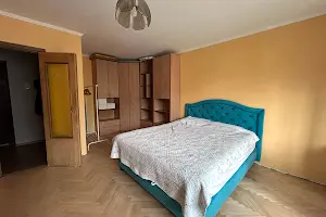 квартира за адресою Феодосійська вул., 6